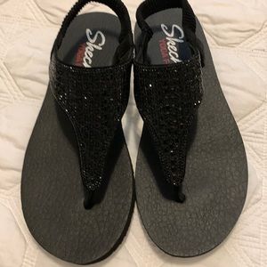 Skechers women’s yoga flip-flop